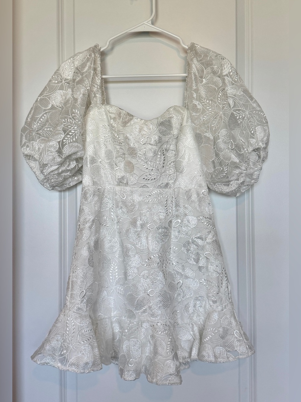 Sage and Paige White Lace Puff Sleeve Mini Dress Small
